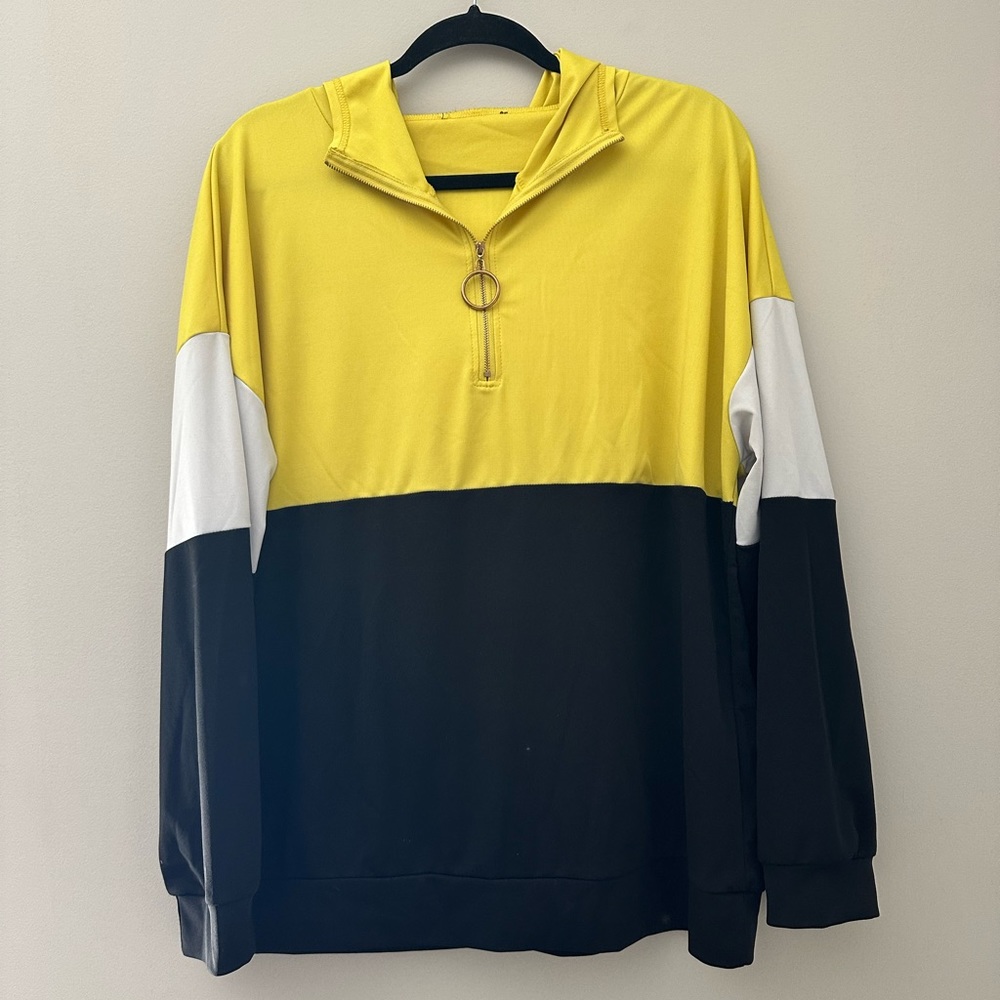 Tricolor half zip lightweight hooded pullover